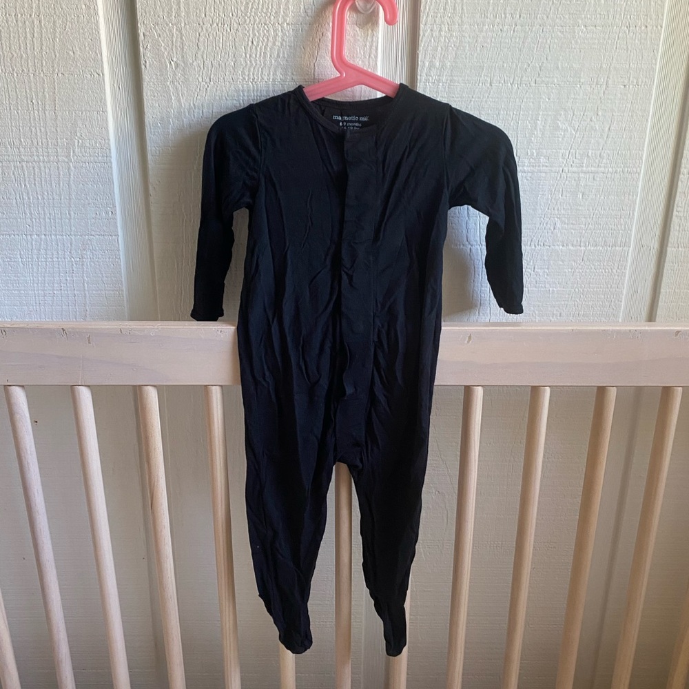 Magnetic Me Bamboo Black Kids Footie Excellent Like-new Condition